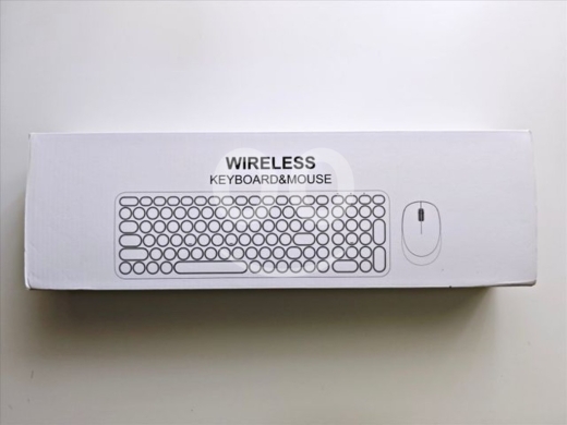 Computers Parts & Software Accessories in Ain el-Remmaneh - طقم كيبورد وماوس لاسلكي مريح بتصميم دائري عصري | Wireless Keyboard and Mouse Combo Retro Round Keys