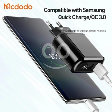 Mobile accessories in Beirut City - Mcdodo CH-717 PD 20W Fast Charger Pro Kit - Digital Display, Dual Port (USB-C & USB-A), Lightning Ca