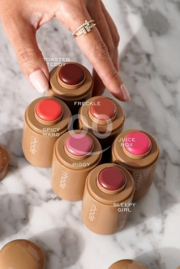 Health & Beauty in Karsita - أحمر خدود سائل رير بيوتي سوفت بينش | Rare Beauty Soft Pinch Liquid Blush