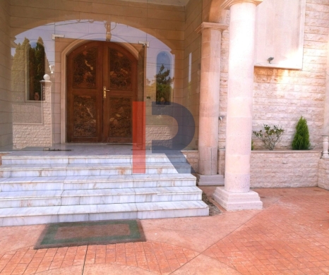 R9-2910 Villa for Sale in Balamand Koura – 800 m² with Pool & Garden — 12