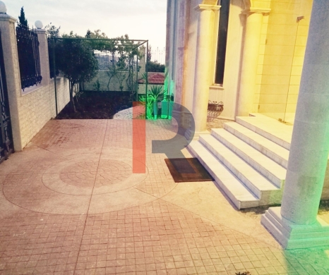 R9-2910 Villa for Sale in Balamand Koura – 800 m² with Pool & Garden — 4