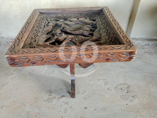 السلع الأخرى في عفصديق - طاولة خشب نيجيري منحوتة يدويًا فاخرة