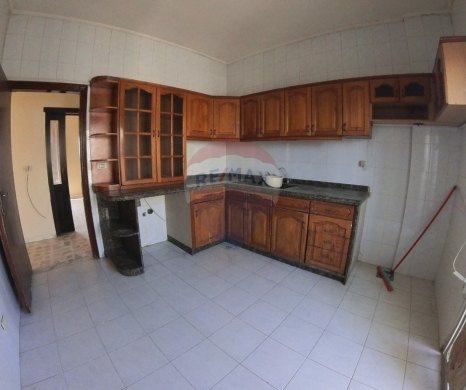 Apartments for sale in Batroumine - R9-2919 Apartment for Sale in Batroumine Koura - 140 m², 3 Bedrooms, Parking