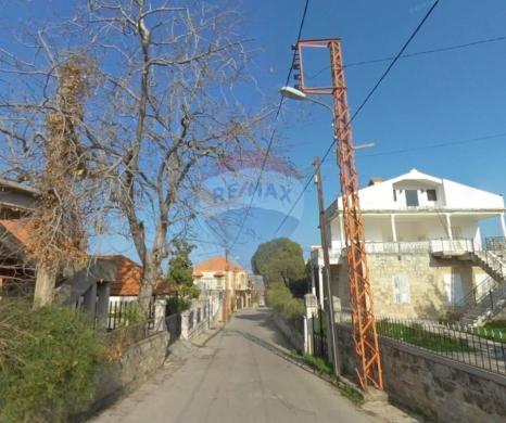 Lands for sale in Beino - R9-2922 Three Lands with Renovated Old House for Sale in Bayno Akkar - 1,500 m² Residential