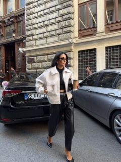 جاكيت صوف شتوي ناعم باللون الأبيض العاجي | Chic Soft Wool Winter Jacket in Ivory White