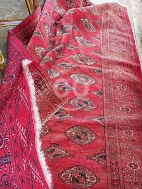 Antiques & Collectibles in Beirut City - سجادة بخارى أصيلة شغل يدوي (Tekke Style) | مقاس 1.5&times;2.5 متر | صوف أحمر أصلي