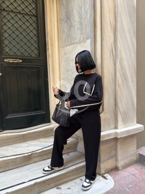 طقم نسائي أسود عصري بلمسات أنيقة | Chic Modern Black Women's Set — 2