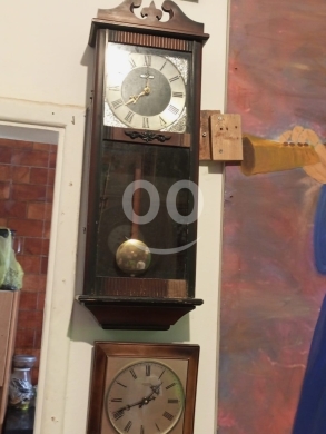 Antiques & Collectibles dans Beyrouth - ساعة حائط ألمانية قديمة (أنتيك) ببندول | Rhythm Style | قطعة ديكور كلاسيكية فاخرة