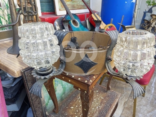ثريا فورجيه انتيك مع خشب وكرستال (4 رؤوس) | ديكور ريفي صناعي - 150$ — 3