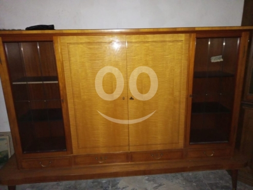 Antiques & Collectibles dans Beyrouth - خزانة عرض (فاترين) ألمانية طراز منتصف القرن الحديث (Mid-Century) | خشب مموج - 400$