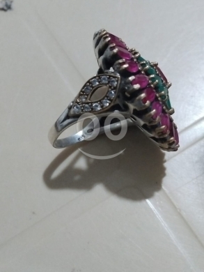 Other Goods in Zahleh - خاتم فضة عثماني عتيق مرصع بالياقوت والزمرد | تصميم ملكي فاخر | سعر 500$