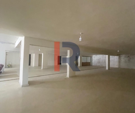 R9-2931 Showroom for Rent in Daher Al Ain Koura – 1,200 m², 6 Facades, Main Road — 4