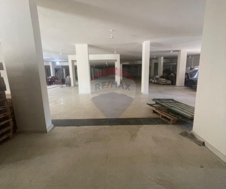 Commercials for rent in Dahr el-Ain - R9-2931 Showroom for Rent in Daher Al Ain Koura - 1,200 m², 6 Facades, Main Road