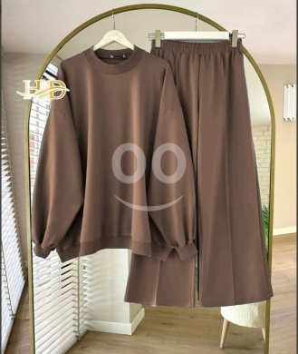 Clothes, Footwear & Accessories in Beirut City - Oversized Women&#039;s Thick Fleece Winter Set | Sweatshirt & Wide Leg Pants (M-XXL)