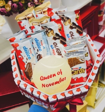 Other Goods in Taalabaya - Ultimate Kinder Chocolate Gift Box for Birthday/Anniversary | Queen of November Theme