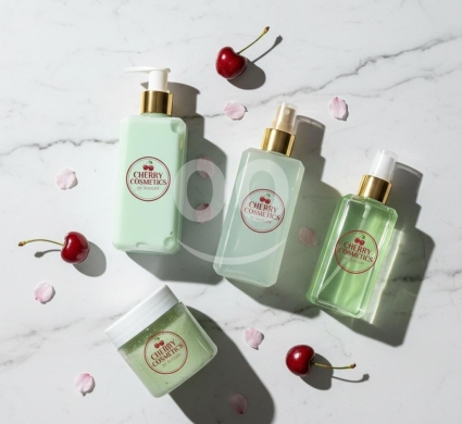 Health & Beauty in Saida - "Good Girl" 4-Pc Set: Body Mist, Hair Mist, Lotion & Scrub ($25)