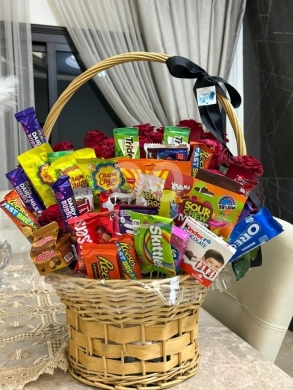Deluxe Chocolate & Candy Gift Basket with Red Roses | Ultimate Assortment Hamper — 3