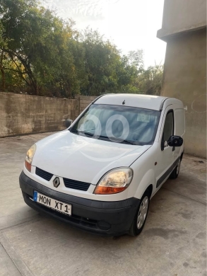 Renault dans Beyrouth - رينو كونغو 2004
