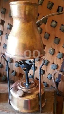 Antiques & Collectibles in Batroun - Vintage Brass Coffee Set for Sale: Small Kerosene Stove & Thick Cezve/Pot!