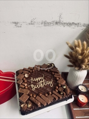 Food & Drink in Al Dahye - Brownie Birthday cake