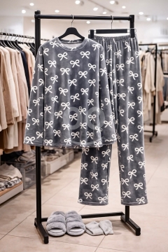 طقم بيجامة شتوي نسائي مخملي ناعم ودافئ | Women's Ultra-Soft Velvet Winter Pajama Set