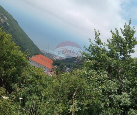 R9-2943 Land for Sale in Keserwan Jbeil District – 770 m² with Road, Electricity & Water — 3