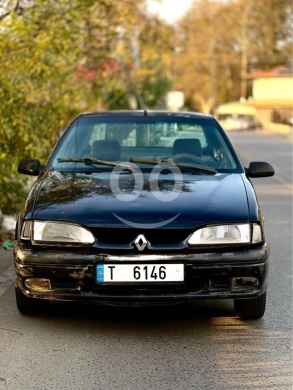 Renault in Zgharta - Renault 19 Model 1995