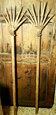 Antiques & Collectibles in Batroun - مدراية/مذراة خشبية قديمة (2 قطعة) | أداة زراعية تقليدية وديكور ريفي بـ 80$