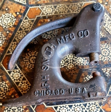 مكبس يَدوي عتيق B.H. Smith Mfg Co | صنع شيكاغو أمريكا (1905) قطعة ديكور بـ 45$ — 2