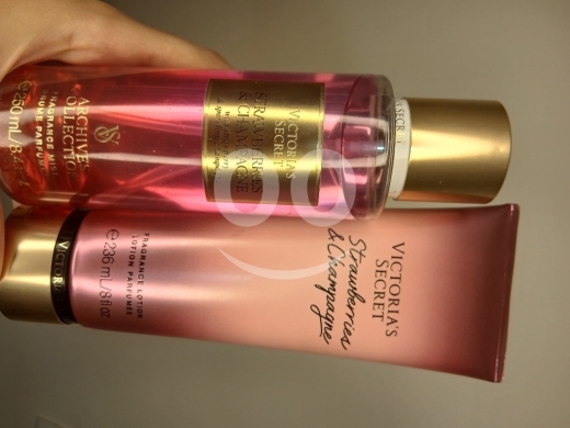 Health & Beauty in Hazmieh - Victoria&#039;s Secret set