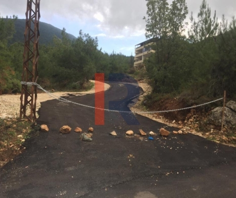 R9-2949 Land for Sale in Ayto Zgharta – 1,020 m² Residential with Road, Electricity & Wa…