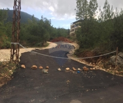 R9-2949 Land for Sale in Ayto Zgharta – 1,020 m² Residential with Road, Electricity & Water