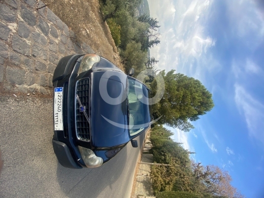 Volvo in Ain We Zein - فولفو XC90 موديل 2004 سيارة عائلية آمنة وقوية بحالة جيدة | Volvo XC90 2004 Safe Powerful Family SUV
