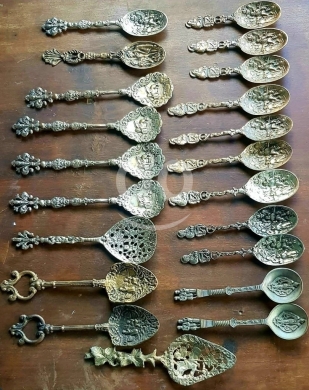 Antiques & Collectibles in Batroun - ملاعق أنتيك نحاسية مزخرفة ونادرة - نقوش فنية يدوية لهواة جمع الديكورات