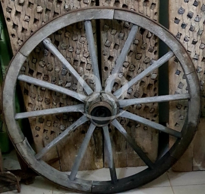 Antiques & Collectibles dans Batroun - دولاب عربة خشبية أنتيك كبير الحجم - ديكور ريفي ومزرعة عتيق