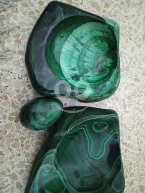 Other Goods in Qobeih - أحجار مالاكيت (Malachite) طبيعية كبيرة - كريستال أخضر خام للزينة والطاقة الإيجابية