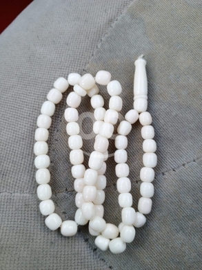 Other Goods in Qobbeh - مسبحة مرجان أبيض أنتيك (كورال) - خرز عاجي تقليدي للزينة والسبحة