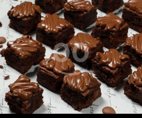Food & Drink in Al Dahye - Mini Brownies Party Box - 16 Pieces for $12