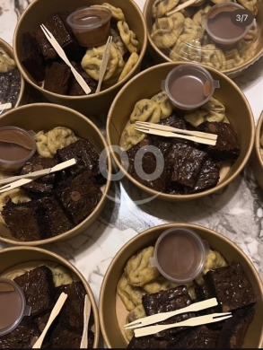 Food & Drink in Al Dahye - Sweet Sample Mixed Box - Only $4.50