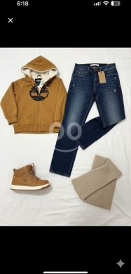 Clothes, Footwear & Accessories in Tripoli - هودي مبطن بالفرو، جينز، وحذاء جلد عالي