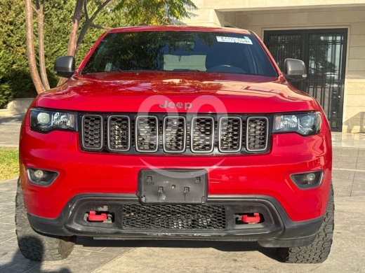 Jeep dans Jidra - جيب جراند شيروكي Trailhawk 2018 كامل الزوائد | 2018 Jeep Grand Cherokee Trailhawk 4x4