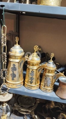 Other Goods in Sour - طقم مصبات / دلال قهوة نحاسية (Bronze Dallah) - تصميم عربي تقليدي - جاهز للاستعمال (3 قطع) - 50$