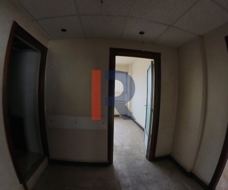 R9-2979 Office for Sale in Tal Tripoli Next to Notaries – 70 m², 4th Floor — 2