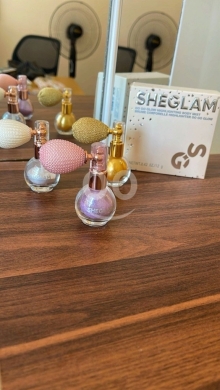 Santé & Beauté dans Tripoli - SHEGLAM Go Go Glow Highlighter Dust Mist