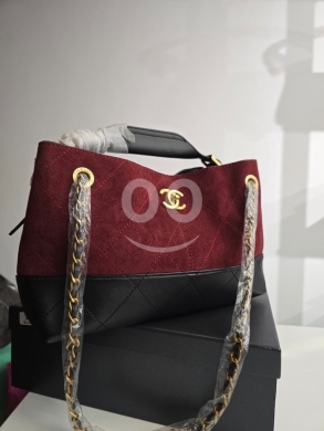 Clothes, Footwear & Accessories in Achrafieh - Chanel Bag