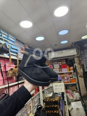Produits pour bébés et enfants dans Tripoli - **"Happy Feet" Embroidered Black Winter Boots - Cozy Comfort Flat Sole Style