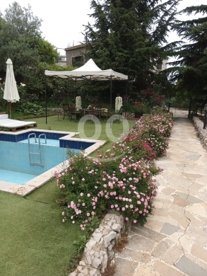 Lands for sale dans Feytroun - أرض للبيع في منطقة فيطرون كسروان مساحة 900 متر