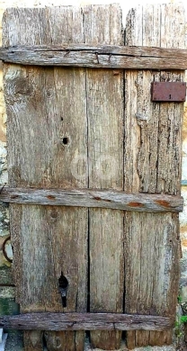 Antiques & Collectibles dans Batroun - للبيع: باب قبو خشبي قديم وتراثي - مثالي للديكور الريفي