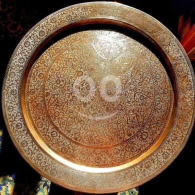 Antiques & Collectibles dans Batroun - للبيع: صينية نحاسية قديمة وكبيرة مزخرفة بحفر يدوي دقيق - تحفة فنية