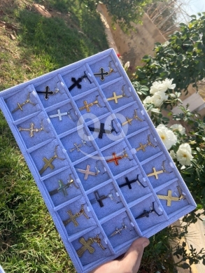 الملابس، الأحذية والزينة في مدينة بيروت - Durable Stainless Steel Cross Necklace - Non-Tarnishing, Guaranteed Color Pendant - Only $7